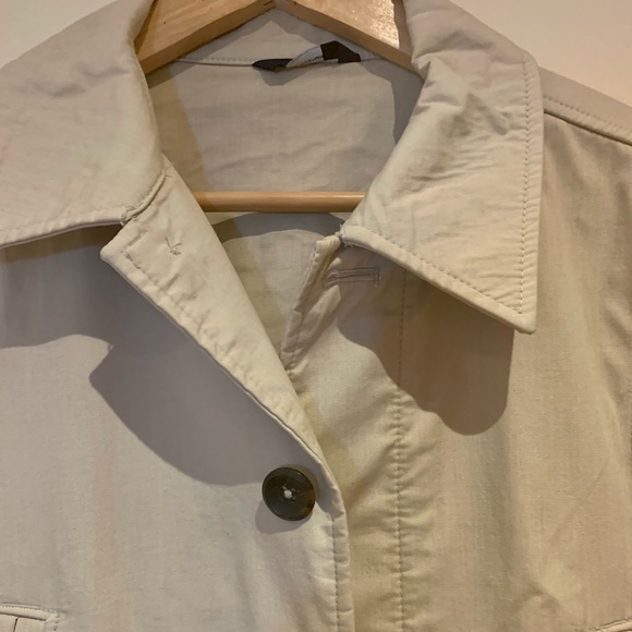 Host Pick♦️GAP Off - White Trench Coat - Picture 5 of 8